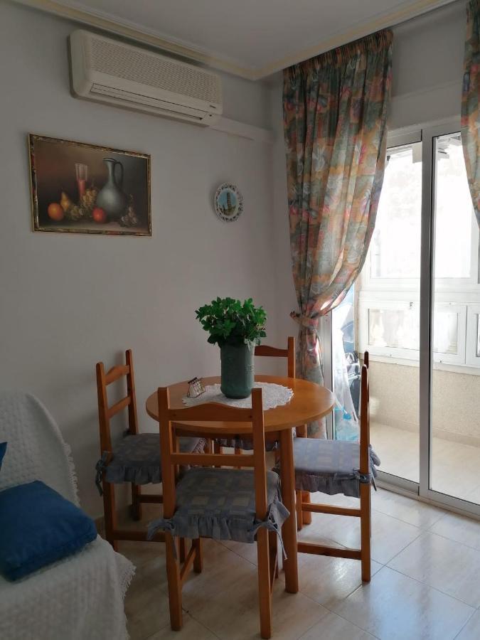 Gemuetliche Ferienwohnung In Torrevieja Ca100M Vom Strand Playa Del Cura Entfernt Екстер'єр фото