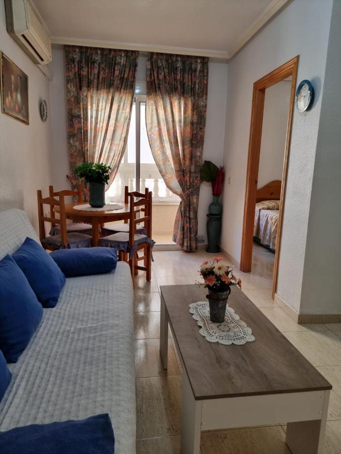 Gemuetliche Ferienwohnung In Torrevieja Ca100M Vom Strand Playa Del Cura Entfernt Екстер'єр фото